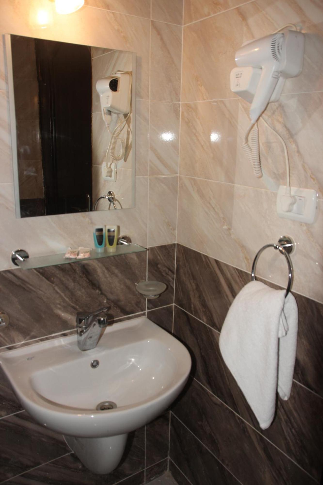 Farida Pyramids Boutique Hotel Kafret el-Gabal Екстериор снимка